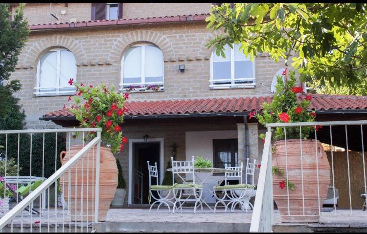 Favoloso Appartamento In Villa Monterosi Экстерьер фото